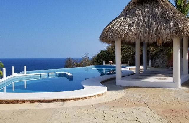 Casita Sarafina - Spectacular Ocean Front Bungalow