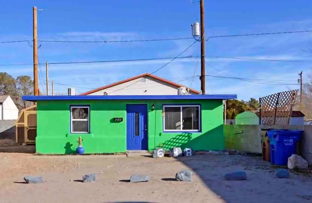 Casita Verde With a King Size Suite, WiFi Ready and Pet Friendly