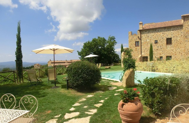 Castel Brunello - Appartment mit Terrasse