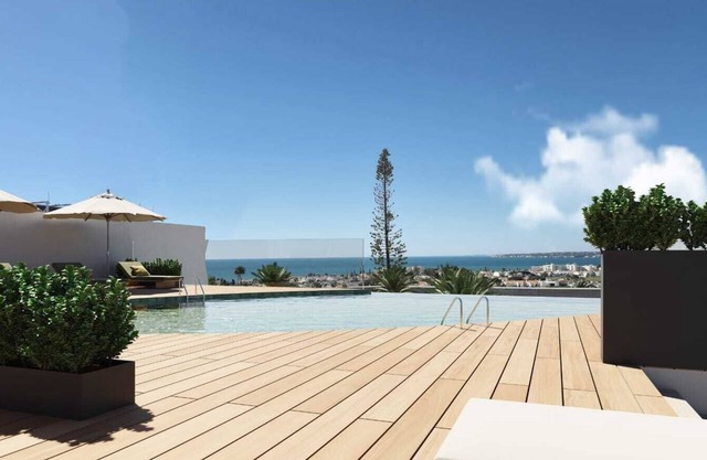 Castelo Suites Hotel