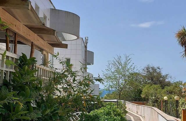Castiglioncello: schönes Haus am Meer mit Garten, Garage in moderner Residenz