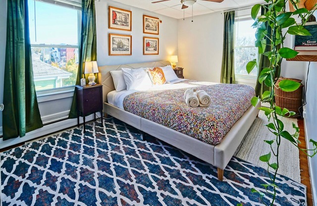 Castle Hill Lookout - Comfortable and Spacious Home