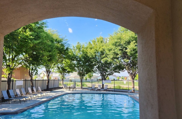 Castle Peak home w/HOT TUB, GAME ROOM + COMMUNITY POOL.