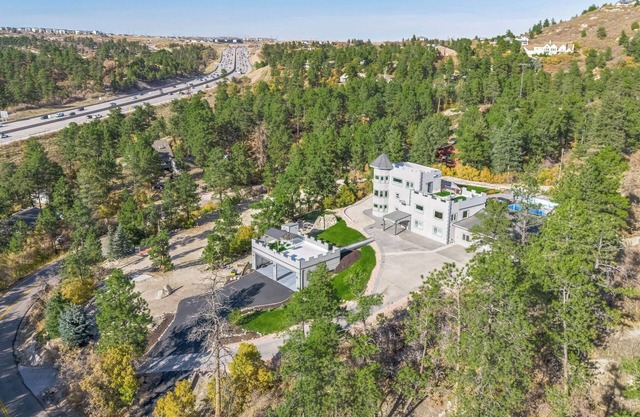Castle Studio - 1BR/1BA, Views, mins to Golf, Shopping