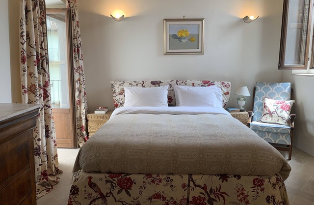 Castle-view holiday home nestled in national park