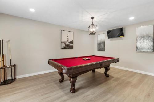 Castleview Retreat 4BR Comfort Near Med Center & NRG