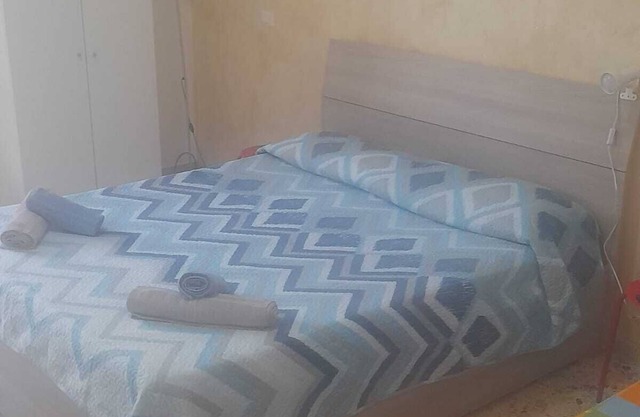 catania airport room low cost