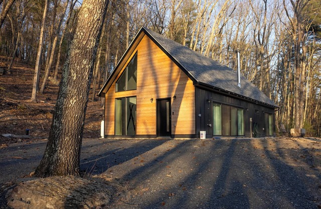 Catskills Cabin, Hot Tub, Wood Stove, King Bed