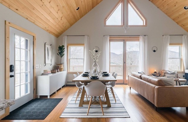 Catskills Cabin Surrounded by Breathtaking Mountain Views
