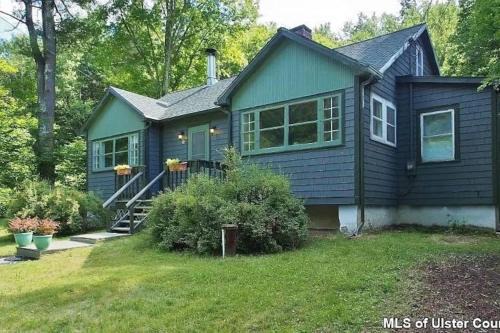 Catskills Cabin with Hot Tub near Skiing
