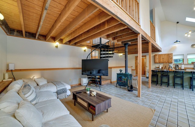 Catskills Mountain Cabin in Bloomville!
