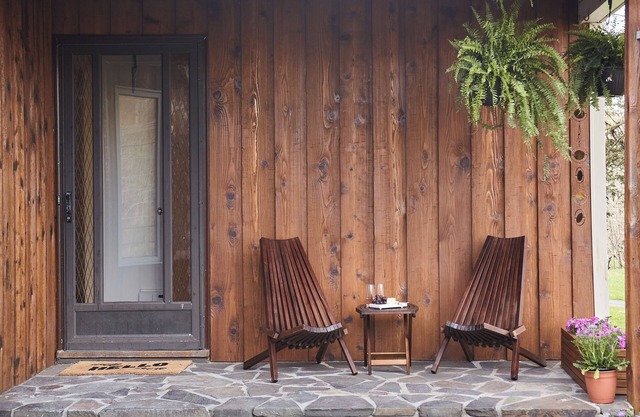 Catskills Retro Retreat- Unique 3 Bd/ 2 Ba Upstate Home w/ Hot Tub & Firepit -mins from Woodstock