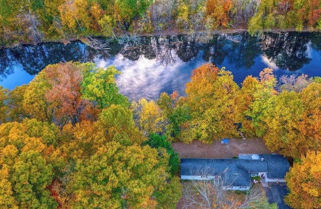 Catskills River Retreat: Large Waterfront 4BR Home Sleeps 11 Guests