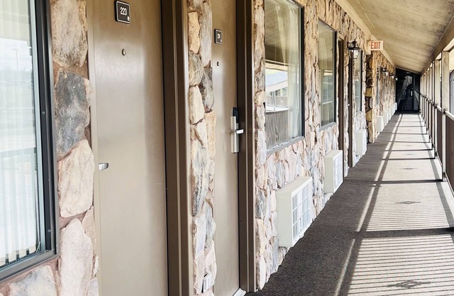Cattle Country Lodge