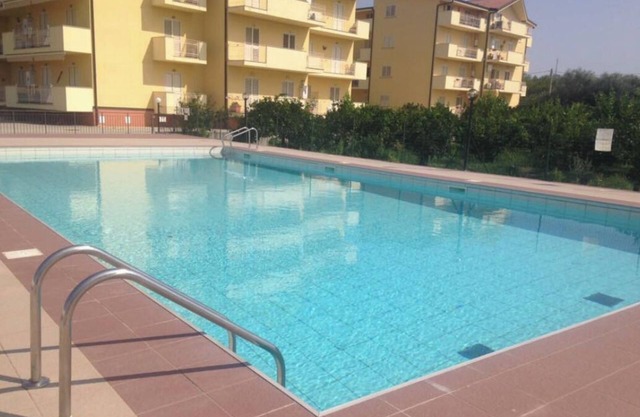 Caulonia Marina Apartment mit Pool, 5 Minuten zu Fuß vom Strand entfernt