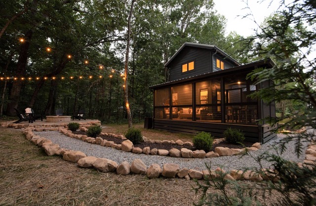 Caverns,Sewanee,Hikes,Waterfalls: Basecamp Tiny