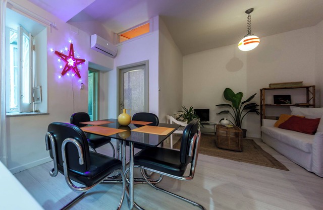 Cavour Charming terraced apartment in the Historic Center of Naples