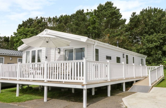 CAYTON PINES, tierfreundlich, mit einem Garten in Scarborough, Ref 1013485