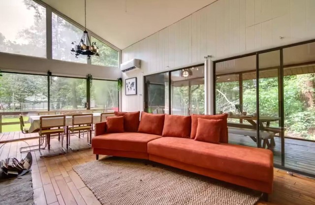 Cecelia's Retreat - 3-bedroom mid century secluded lewes beach cabin
