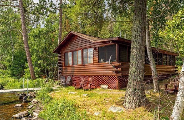 CEDAR 2 Bedroom: 3 beds & Futon