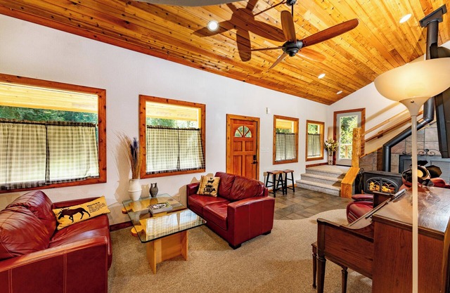 Cedar Cabin near Silverwood - Private and Forested