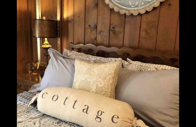 Cedar Cottage Retreat with Mountain View’s