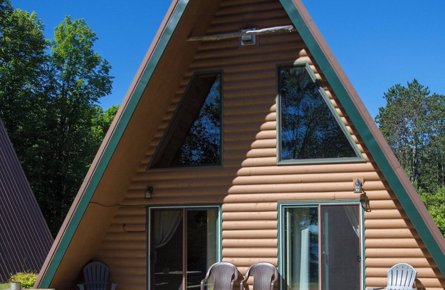 Cedar Cove Cabin 4