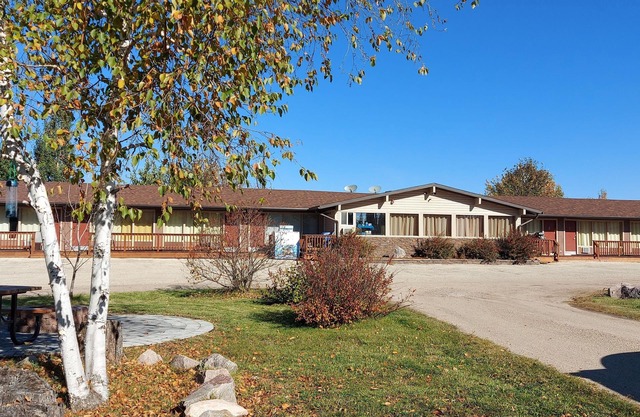 Cedar Creek Deluxe 1