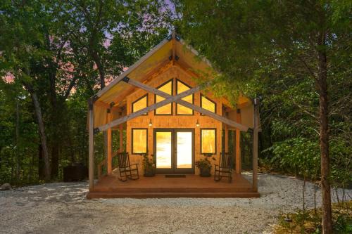 Cedar Creek - Glamping in the Ozarks
