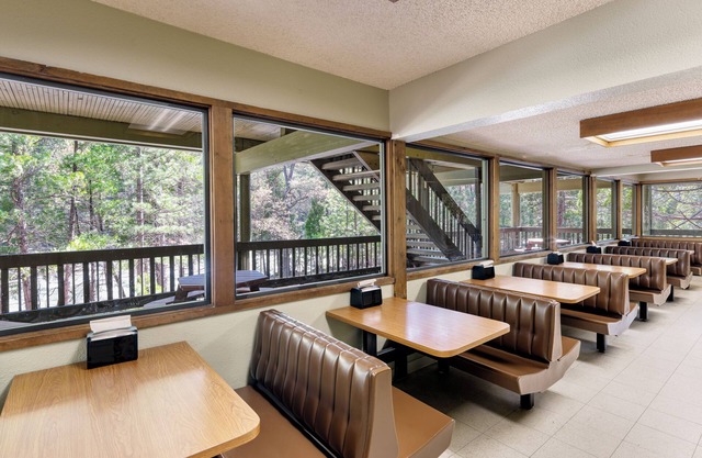 Cedar Grove Lodge