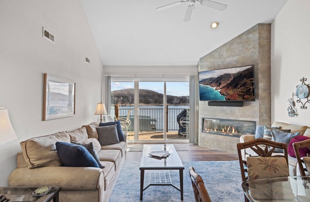 Cedar Glen 133-4A - Large Top Floor Unit on the Quiet Side!