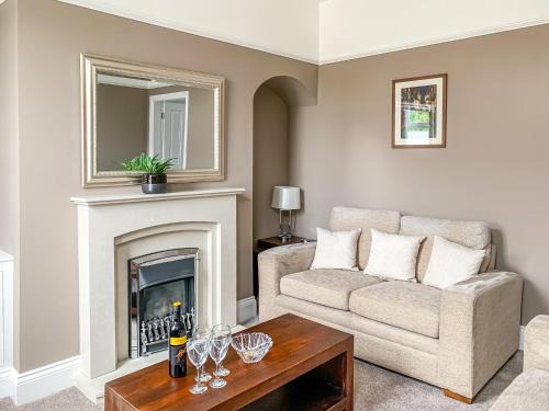 Cedar House - Quaint Victorian Home With Free Parking