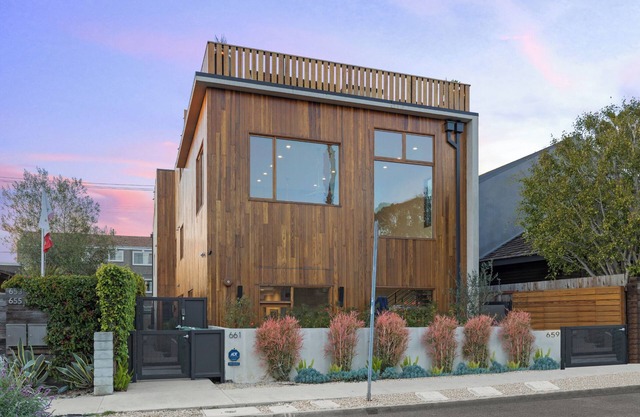 Cedar Loft Villa - 3BR with Rooftop Views and Luxe Amenities