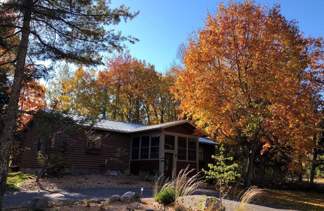Blockhütte auf dem Robert Trent Jones Golfplatz auf Madeline Island