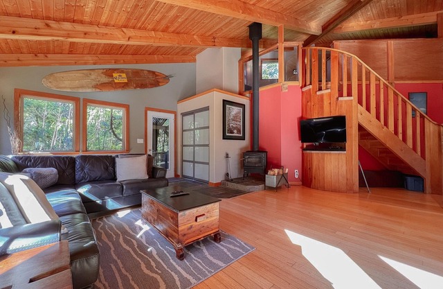 Cox Bay I Barrel Sauna I Hot Tub I Wood Fire pit