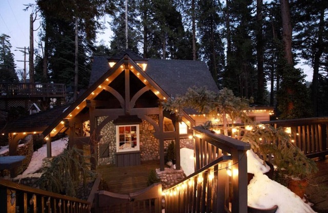 Cedar Snow Cottage in Alps of Lake Arrowhead