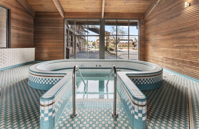 Cedar Street Hotel and Suites