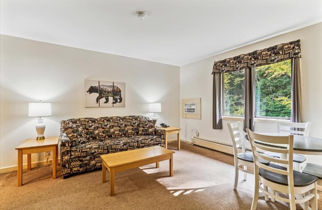 Cedarbrook One Bedroom Suite 11416