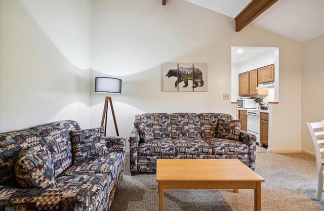 Cedarbrook Queen Suite 202