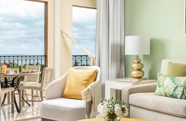 Celebrate Christmas with loved ones at luxurious Villa del Palmar Cancun Mexico