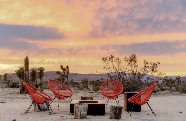 Celeste JT: Relax & Unwind on 4 Acres + FirePit + Hot Tub + GameRoom + Hammocks