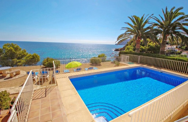 Celia - oceanfront villa in Costa Blanca