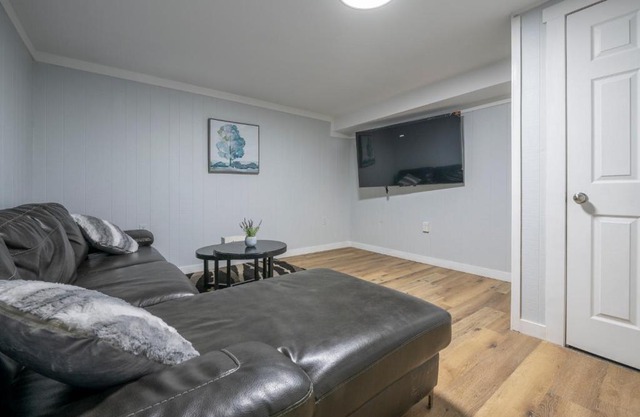 CenterStreet-Cozy 1bedroomSuite