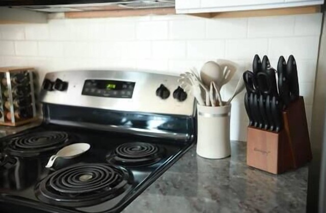 Central 2 bedroom with fully stocked kitchen