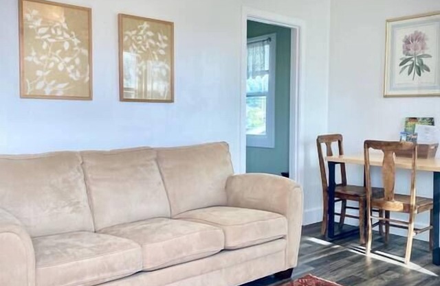 Central 2nd Floor Flat