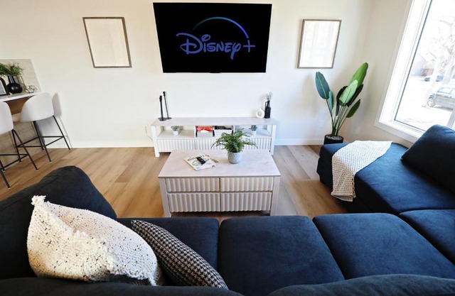 Central 3 Queen Beds,Double Garage,Disney+