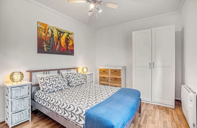Zentrales Apartment mit 2 Schlafzimmern, Netflix, WLAN und Parkplatz