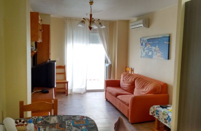Zentrale Wohnung, 300 m vom Strand entfernt, A / C, WiFi