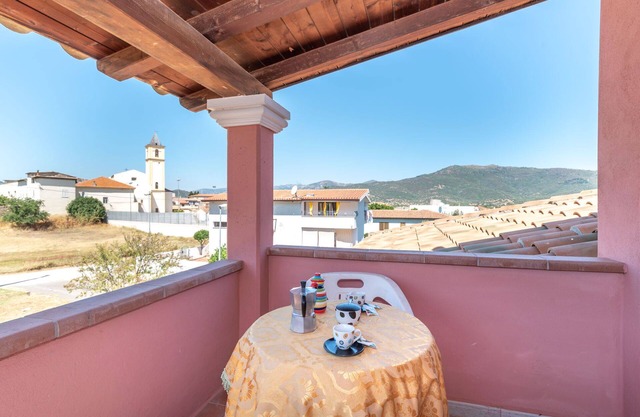 Zentrale Ferienwohnung mit Garten, Terrasse und Balkon; Mitbringen eines Haustiers ist erlaubt