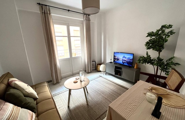 Central Apt with Balcony - City Center, Turia Park, City of Arts 5 min walk